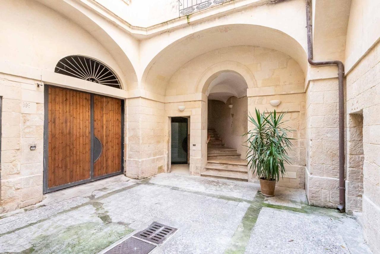 Terzo Campanello - Terrazza Nel Centro Storico Daire Lecce Dış mekan fotoğraf